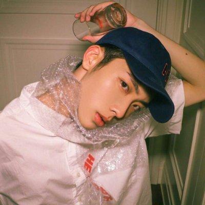 伤感诗意网名分享_从此以后学会坚强