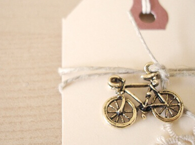 七夕情人节想情人的心情说说 明天就是情人节了，别