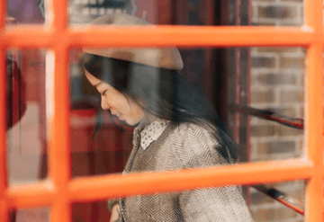 元宵雨水祝福--**雨水滴落在静止的