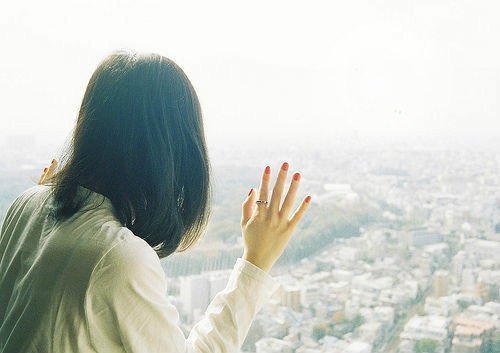 2021最催人泪下的伤感个性签名 恨一个人没有理由