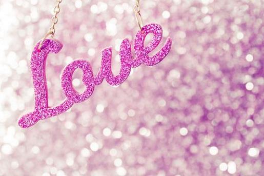 2021最催泪的微信伤感个性签名_让我们牵手的太快