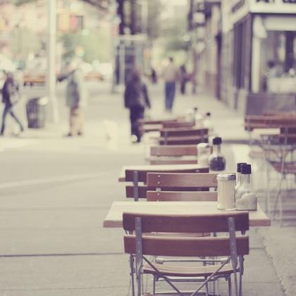 qq伤感签名2021精选--女人的美貌不再