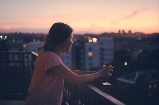 2021年终巨牛逼巨个性的超拽个性签名、一个坚强的女人，终究--一个坚强的女人