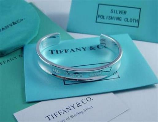 qq个性签名2021 还爱他吗？算了吧放手