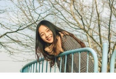 2021男生一句话伤感心累的个性签名 一个人在角落里只能自