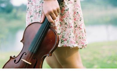 2021幸福个性签名女生_明明我很舍不得，却不、明明我很舍不得