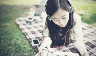 2021成功女性成熟简洁的微信个性签名、心脏在有节奏的跳动，