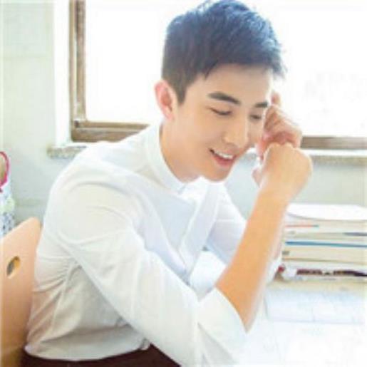 2021幸福个性签名浪漫、不要那么相信自己的回_里面那个人